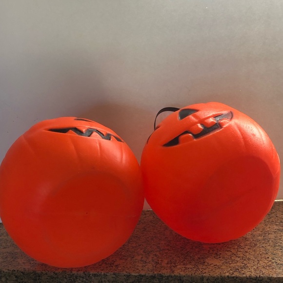 Lot of 2 Vintage Orange Blow Mold Pumpkin Candy Pails Riveted Handles - Picture 9 of 13